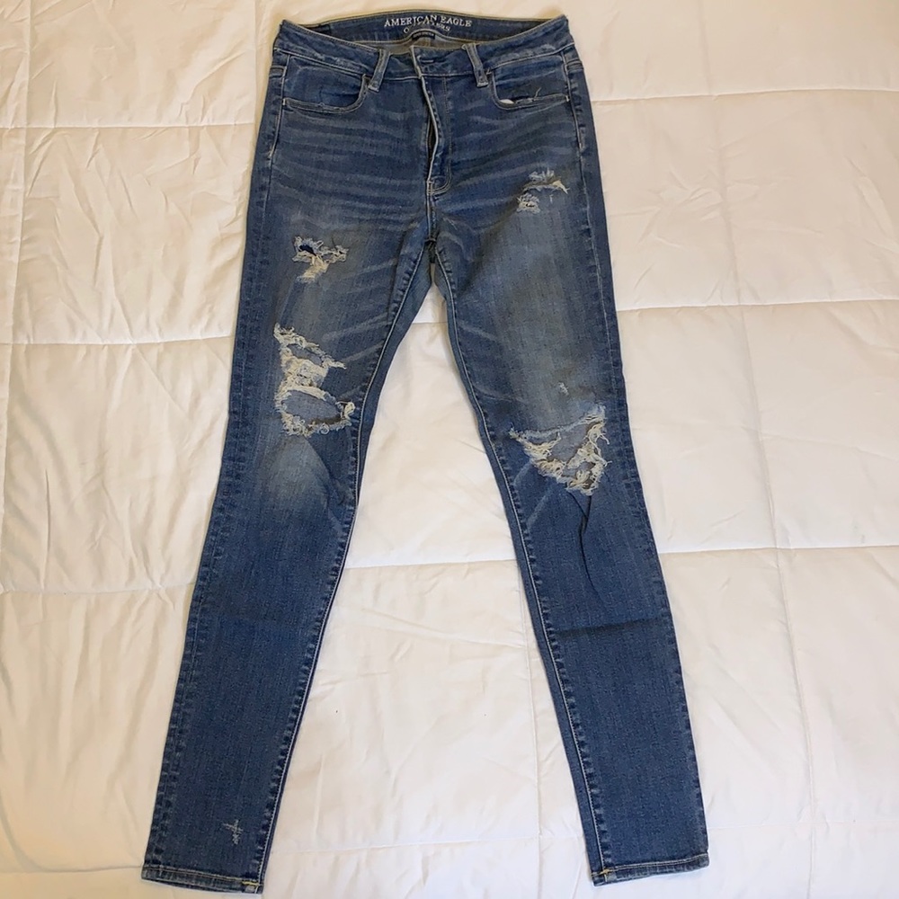 American Eagle women’s ripped jeans high rise jegging